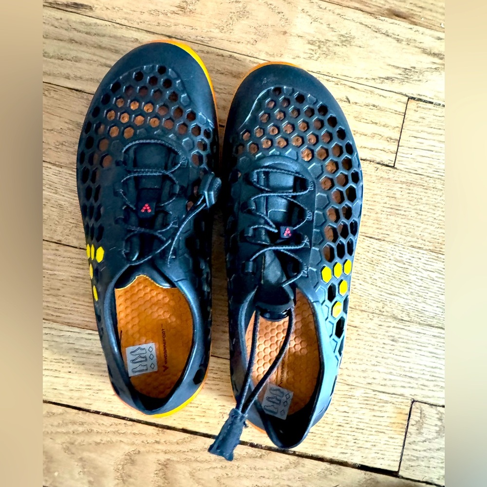 Women’s running hiking waterproof shoes, barefoot feel